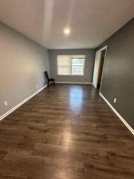 Building Photo - 565 Hunter Ave