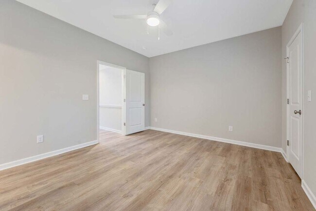 Building Photo - 3/3 Townhome beside Centennial Campus & Cl...