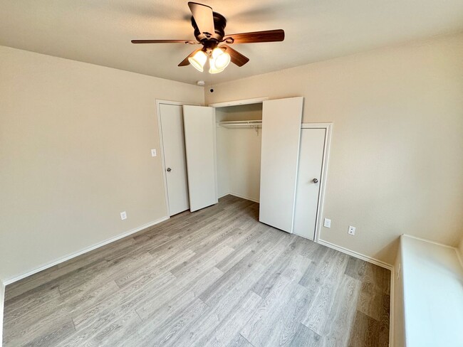 Building Photo - Updated 4 Bed 2.5 Bath Home - Close to TWU!