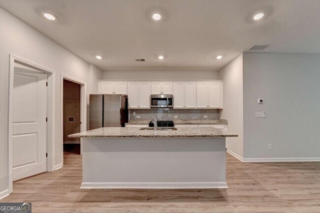 Building Photo - 175 Grey Falcon Ave