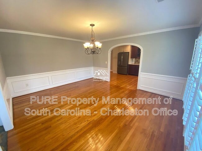 Building Photo - 14 Lampton Rd