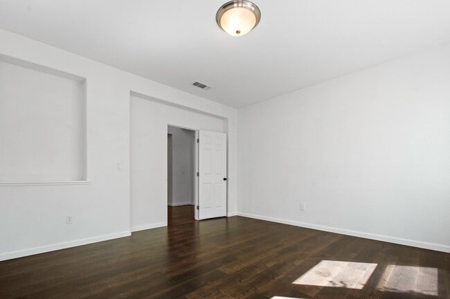 Building Photo - 991 Zephyr Ct
