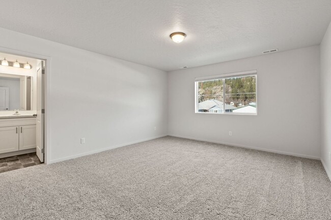 Building Photo - 4808-4810 E Fairview Ave