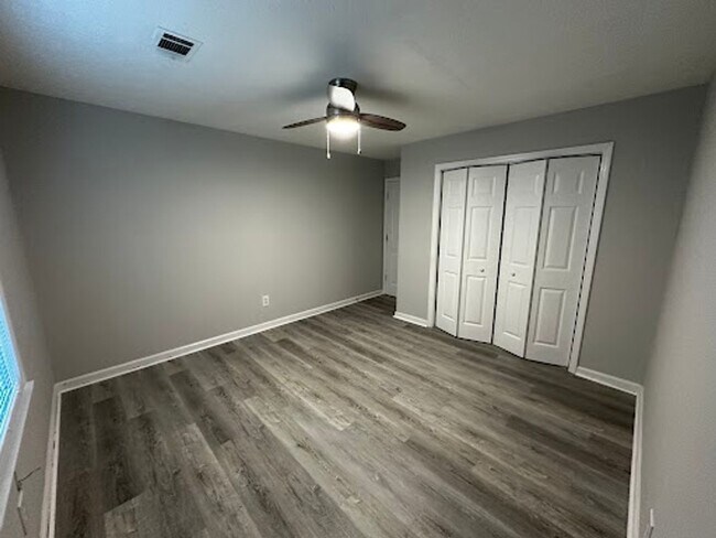 Building Photo - 9229 Carr Cir