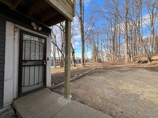 Building Photo - 411 Wellington Ave