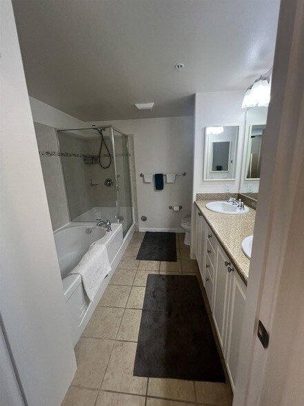Building Photo - 1300 Limahana Cir