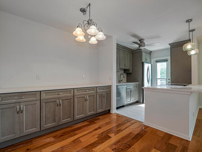 Building Photo - 37 Yacht Club Dr
