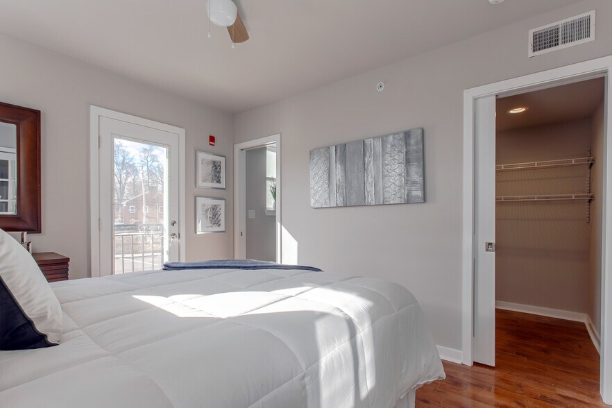 Building Photo - 820 Glenbrook Ave