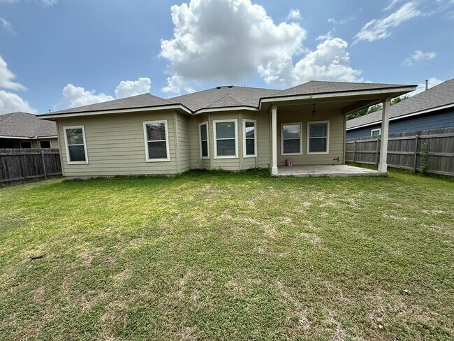 Building Photo - 1514 Kothman Dr