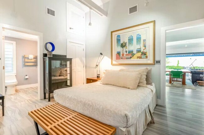 Building Photo - 629 Elizabeth St