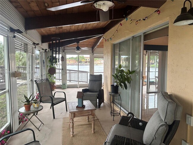 Building Photo - 322 Briarwood Cir