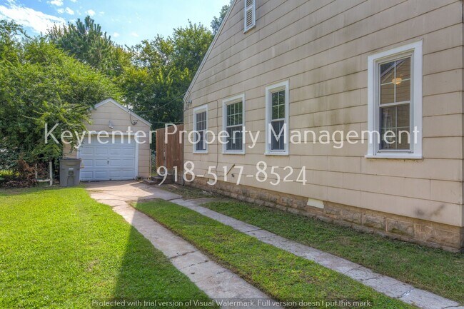 Building Photo - 2 Bed | 1 Bath in Tulsa!