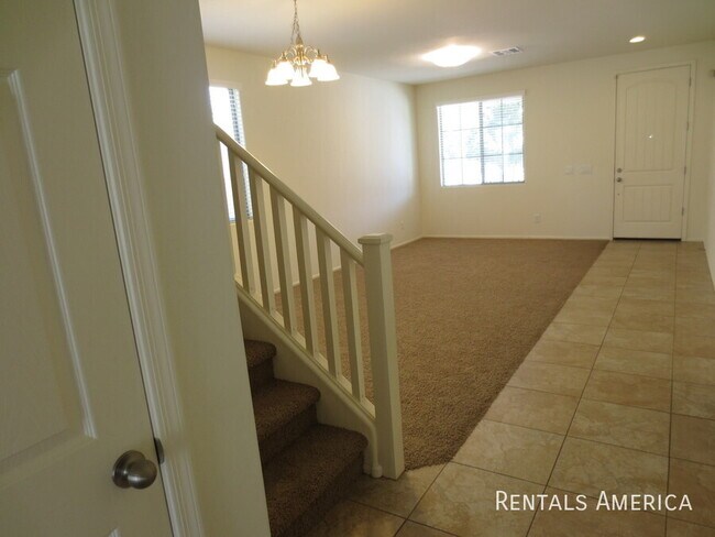 Building Photo - 890 E Doral Ct