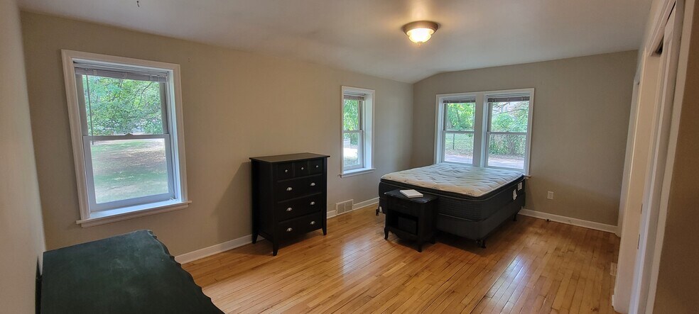 Building Photo - 19101 Delton Ave