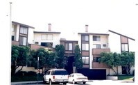 Building Photo - 3327 Livonia Ave