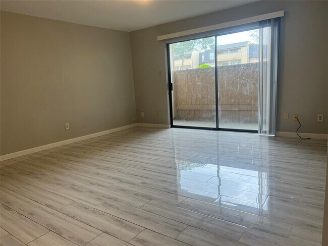 Building Photo - 8419 Hearth Dr