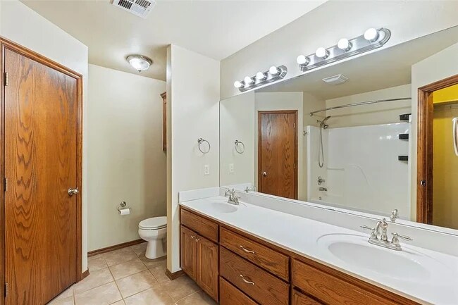 Building Photo - 11644 Country Vw