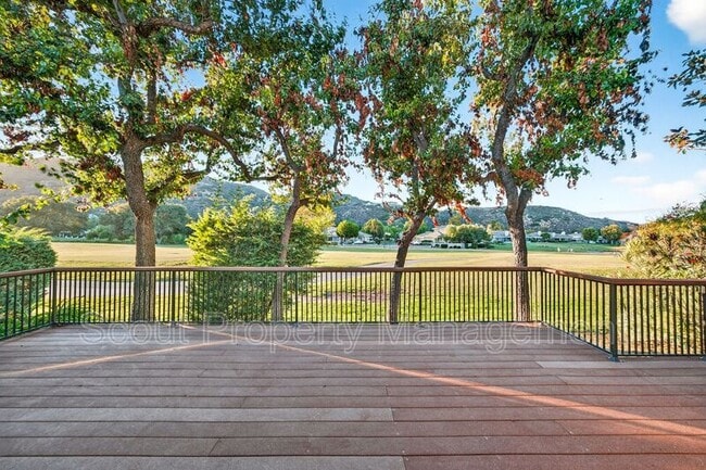Building Photo - 38285 Oaktree Loop