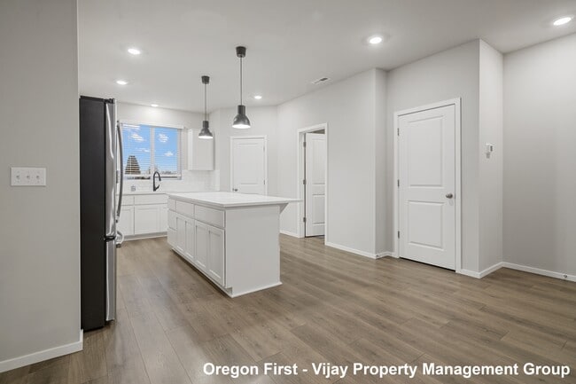 Building Photo - 15548 NW Linder St