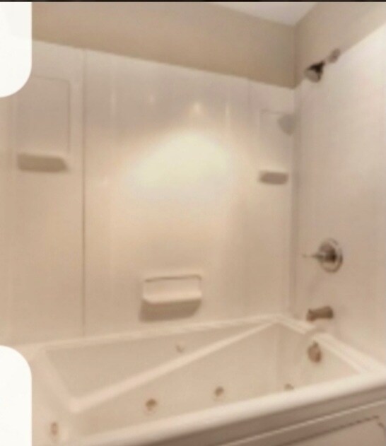 Building Photo - 3129 Mayfair Dr