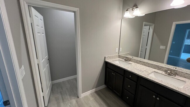 Building Photo - Smart & Stylish 3BD/2BA Palm Bay Home – Modern Upgrades, No Water Bills!