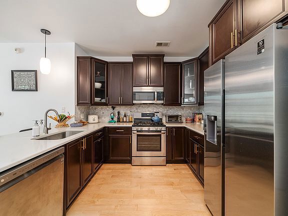 Building Photo - 443 2nd St