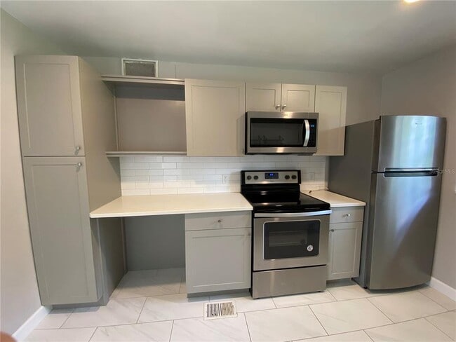 Building Photo - 1044 N Bumby Ave