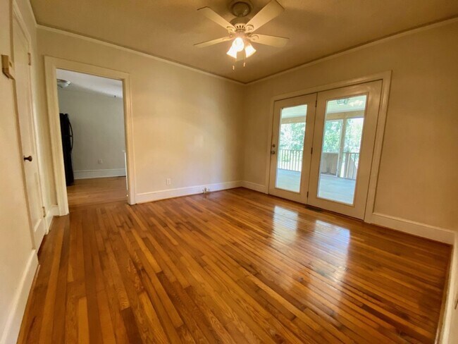 Building Photo - 109 Kreswell Cir