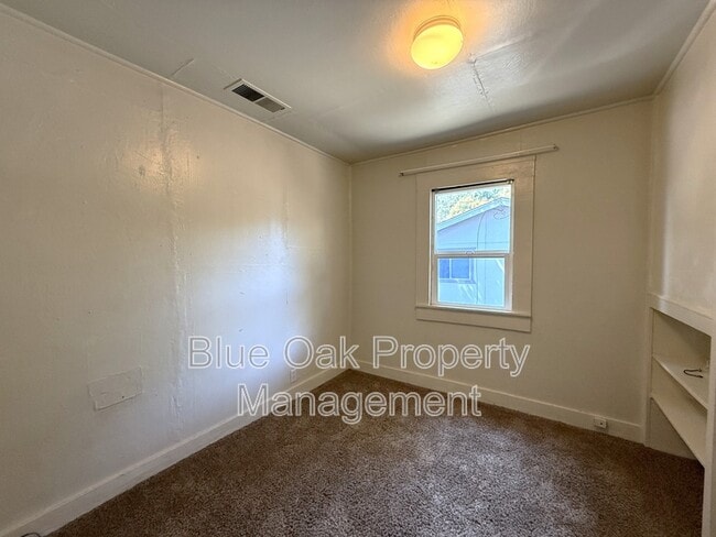 Building Photo - 1205 Warner St