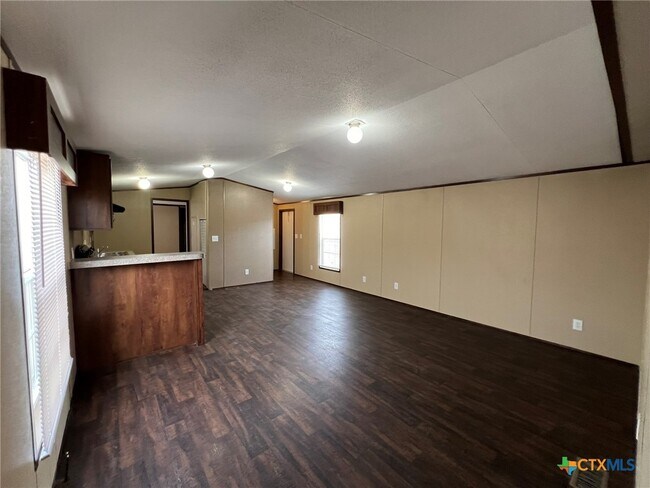 Primary Photo - 1911 Wald Rd