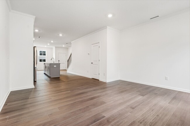 Building Photo - New Build Just Minutes to North Hills & Downtown!