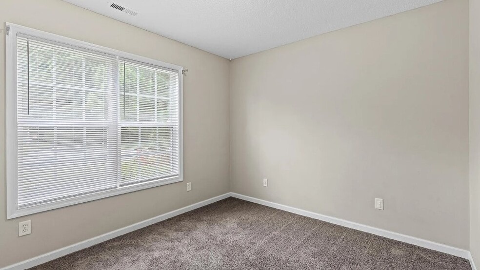 Building Photo - 122 Settlers Cir