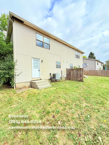 Building Photo - 1889 Laramie Dr