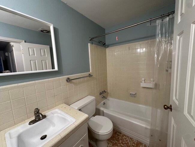 Building Photo - 5901 Brierdale Ave