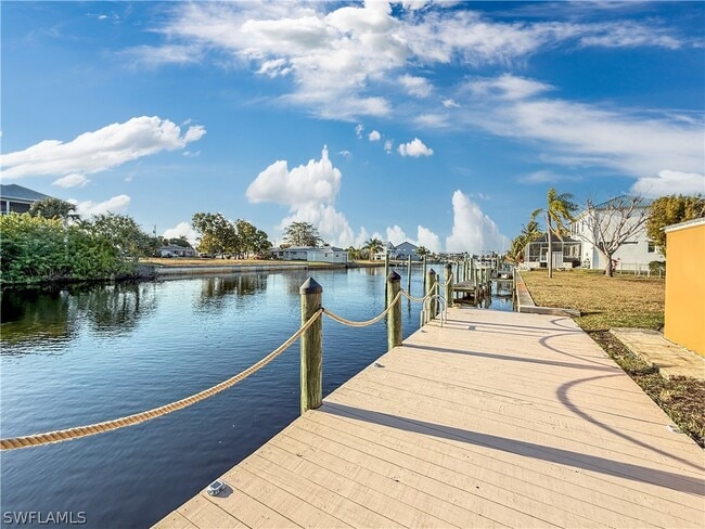 Building Photo - 2115 St Croix Ave