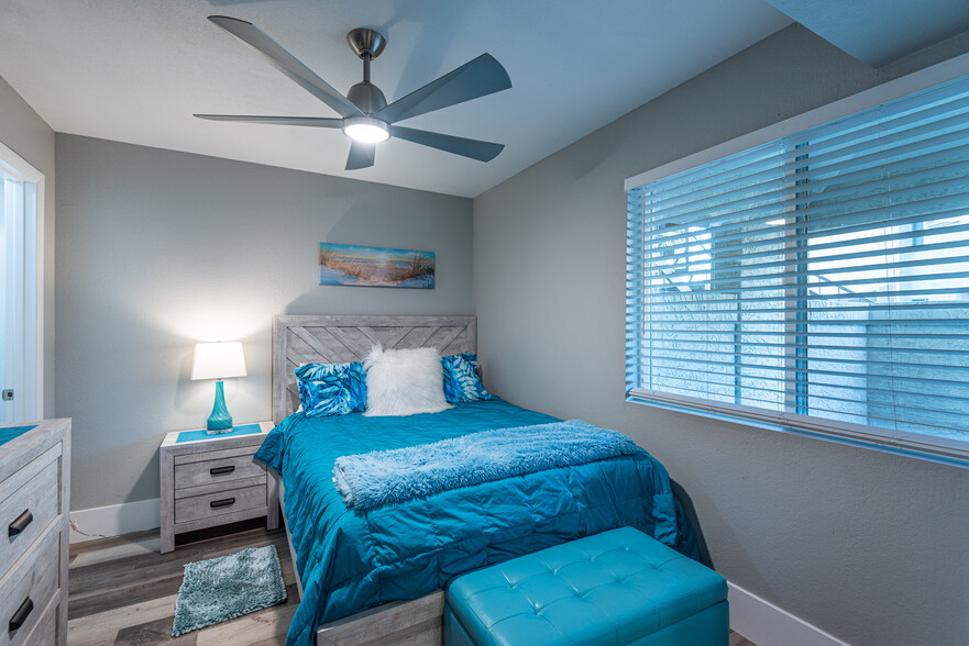 Queen Bed is too comfy! - 4150 E Cactus Rd