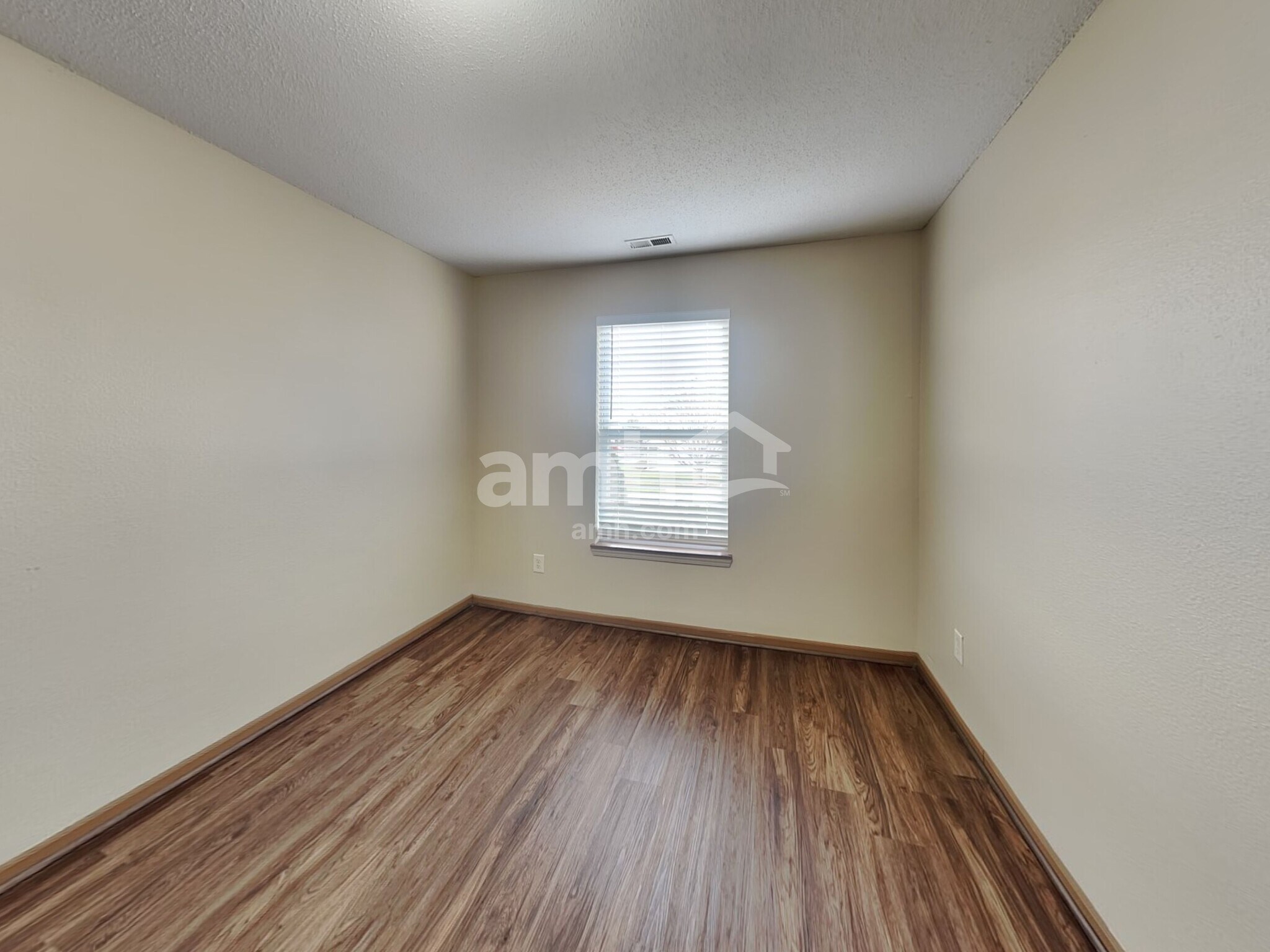 Building Photo - 10525 Kensil St