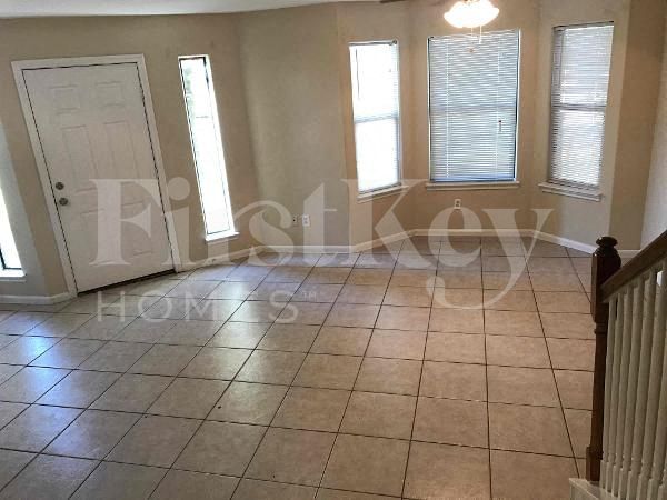 Building Photo - 2920 La Estancia Ln