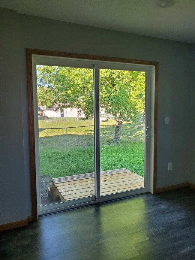Building Photo - 5017 W Elm Ct