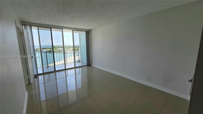Building Photo - 7601 E Treasure Dr