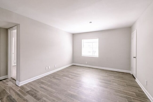 Building Photo - Premium 2 Bedroom Apartment in Atlanta's Upper Westside | First-Floor Home | Reduced Rent + First...