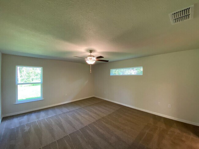 Building Photo - Great new rent on 4/2! Desirable SW Ocala Neighborhood 4/2/2 *WON'T LAST*