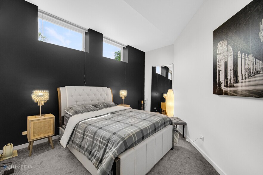 Building Photo - 2828 N Talman Ave