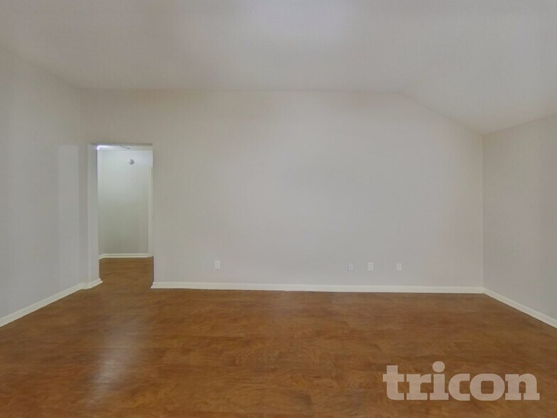 Building Photo - 14045 Buckskin Dr