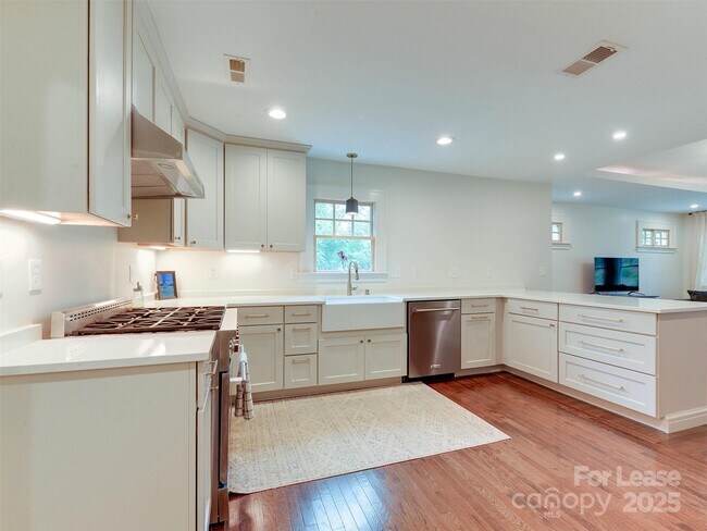 Building Photo - 508 Seldon Dr