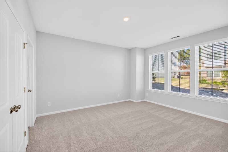 Building Photo - 315 Chesapeake Cmns St