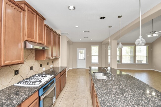 Building Photo - 6843 Bears Path Ln