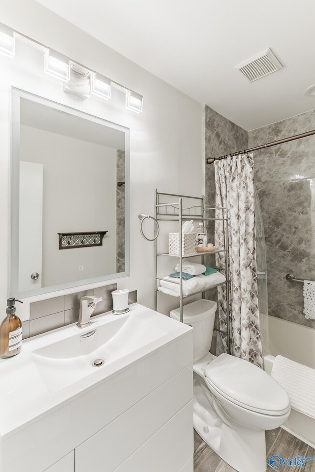 Building Photo - 1907 Waxleaf Green SE