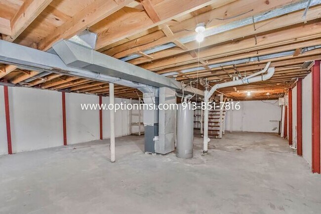 Building Photo - Available NOW