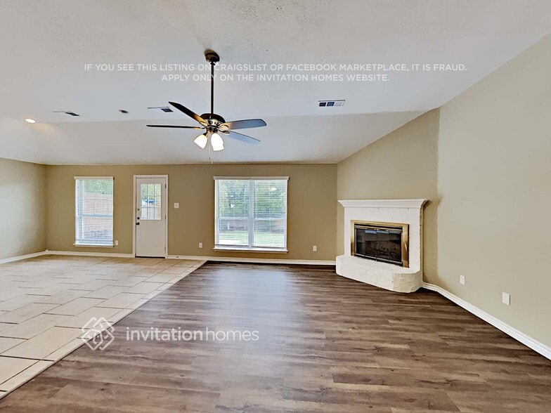 Building Photo - 819 W Lonesome Dove Trail